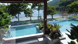 Cobertura Exclusiva frente para o mar!