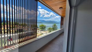 Cobertura Exclusiva frente para o mar!