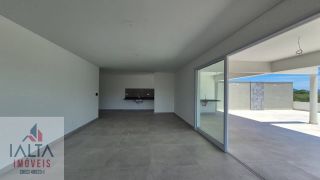 Cobertura Exclusiva frente para o mar!