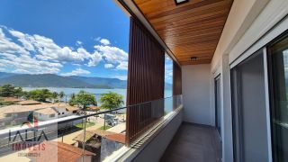 Cobertura Exclusiva frente para o mar!