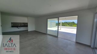 Cobertura Exclusiva frente para o mar!