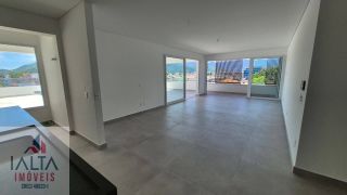 Cobertura Exclusiva frente para o mar!