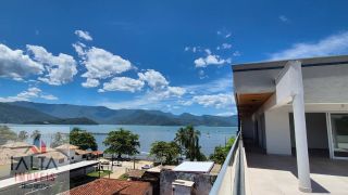 Cobertura Exclusiva frente para o mar!