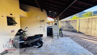 CASA EM CONDOMÍNIO CHARMOSA E ACONCHEGANTE PERTINHO DA PRAIA MARTIM DE SÁ