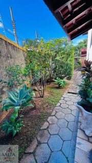 CASA EM CONDOMÍNIO CHARMOSA E ACONCHEGANTE PERTINHO DA PRAIA MARTIM DE SÁ