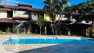 CASA EM CONDOMÍNIO CHARMOSA E ACONCHEGANTE PERTINHO DA PRAIA MARTIM DE SÁ
