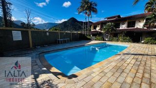 CASA EM CONDOMÍNIO CHARMOSA E ACONCHEGANTE PERTINHO DA PRAIA MARTIM DE SÁ