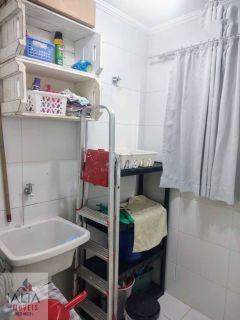Apartamento Espaçoso e Mobiliado com 2 Dormitórios (1 Suíte) no Itaguá