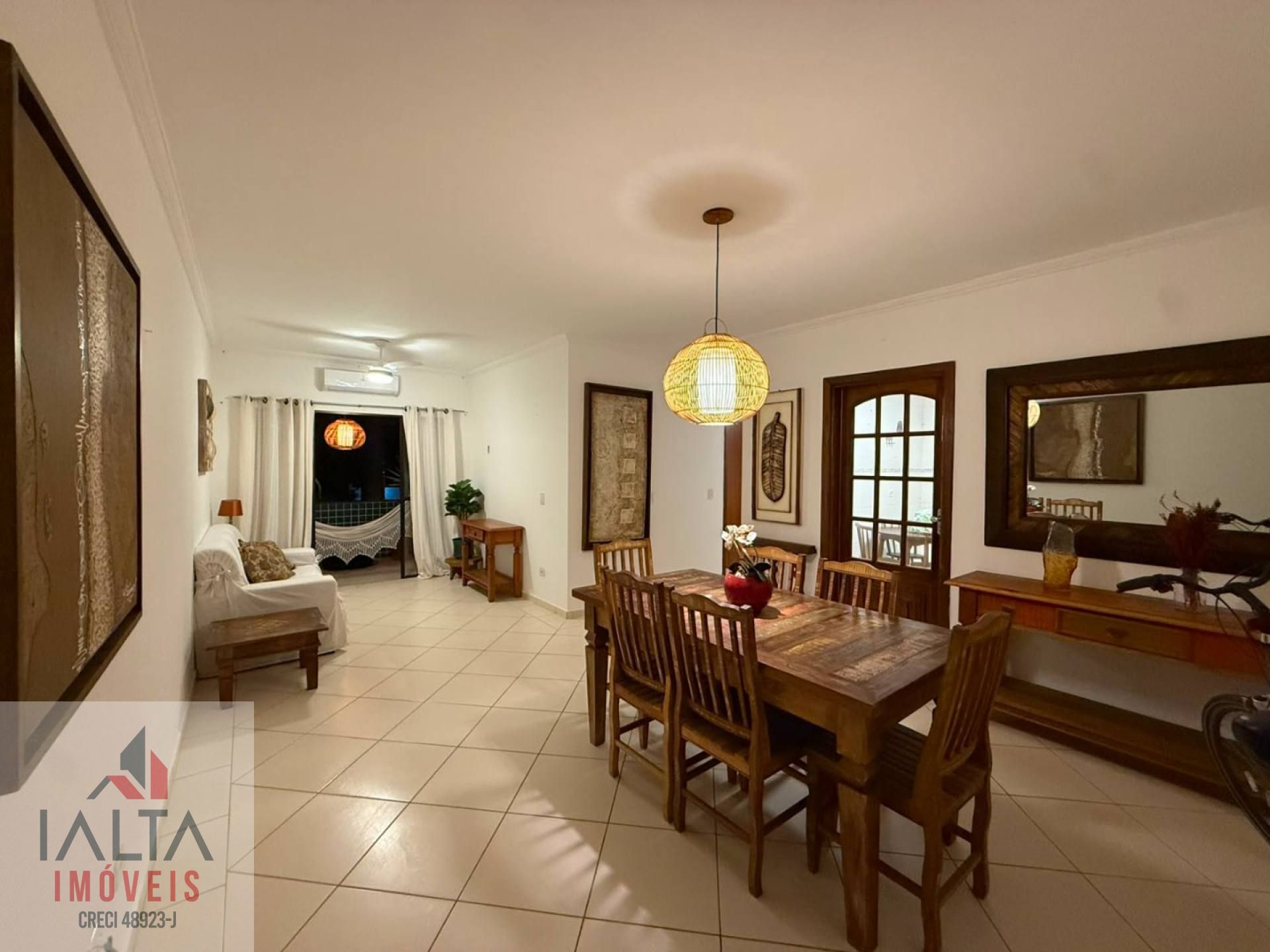 Apartamento Amplo e Mobiliado para Locação Definitiva no Itaguá – a 600m da Orla.
