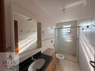Apartamento Amplo e Mobiliado para Locação Definitiva no Itaguá – a 600m da Orla.