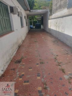 Casa Para Vender com 5 quartos 1 suítes no bairro Sumaré em Caraguatatuba