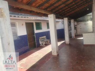 Casa Para Vender com 5 quartos 1 suítes no bairro Sumaré em Caraguatatuba