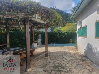 Casa Para Vender com 5 quartos 1 suítes no bairro Sumaré em Caraguatatuba