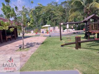 Casa mobiliada em condomínio fechado na Maranduba – conforto, lazer e segurança no litoral!