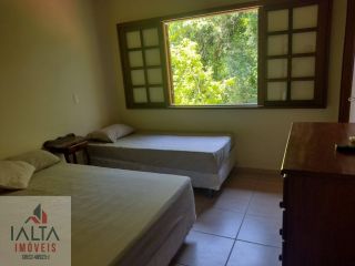 Casa mobiliada em condomínio fechado na Maranduba – conforto, lazer e segurança no litoral!