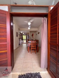 Casa mobiliada em condomínio fechado na Maranduba – conforto, lazer e segurança no litoral!