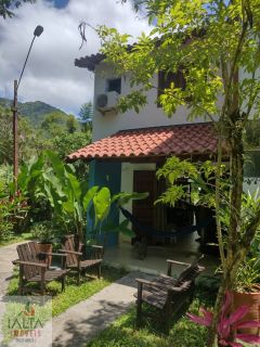 Casa mobiliada em condomínio fechado na Maranduba – conforto, lazer e segurança no litoral!