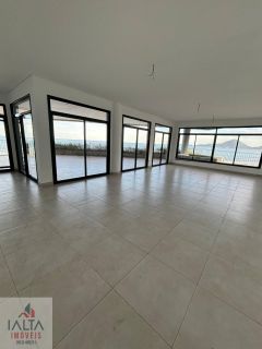 Cobertura de alto padrão com vista panorâmica da Praia Grande!