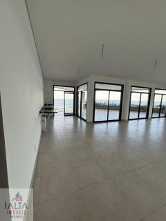 Cobertura de alto padrão com vista panorâmica da Praia Grande!
