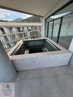 Cobertura de alto padrão com vista panorâmica da Praia Grande!
