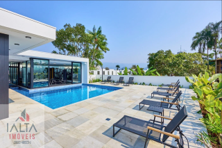Casa em Condomínio no Itaguá com 2 Dormitórios, Piscina Infinita e Lazer Completo