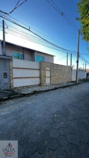 Sobrado Para Vender com 4 quartos 3 suítes no bairro Jardim California em Caraguatatuba
