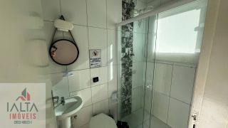 Sobrado Para Vender com 4 quartos 3 suítes no bairro Jardim California em Caraguatatuba