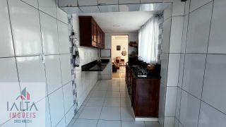 Sobrado Para Vender com 4 quartos 3 suítes no bairro Jardim California em Caraguatatuba