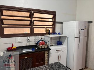 Apartamento térreo a 400m da Praia Grande | Ideal para moradia ou locação em Ubatuba