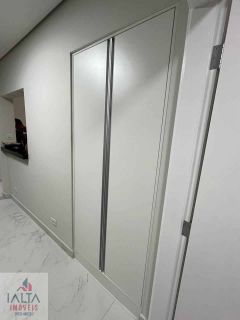 Apartamento com 2 Dormitórios s/ 1 suíte e 2 Vagas no Centro de Ubatuba