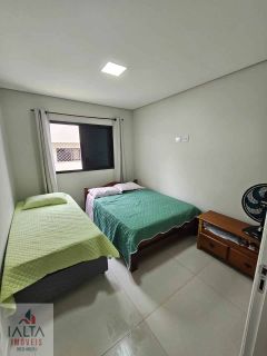 Apartamento com 2 Dormitórios s/ 1 suíte e 2 Vagas no Centro de Ubatuba