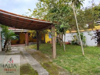 OPORTUNIDADE NA PRAIA MARTIM DE SÁ – CARAGUATATUBA  Excelente imóvel localizado em uma das regiões mais valorizadas do litoral norte paulista, em rua tranquila e a apenas 200 metros da Praia Martim de Sá.  Com amplo terreno e grande potencial para ampliaç