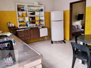 OPORTUNIDADE NA PRAIA MARTIM DE SÁ – CARAGUATATUBA  Excelente imóvel localizado em uma das regiões mais valorizadas do litoral norte paulista, em rua tranquila e a apenas 200 metros da Praia Martim de Sá.  Com amplo terreno e grande potencial para ampliaç