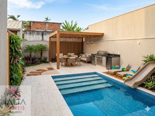 Casa Para Vender com 2 quartos 1 suítes no bairro golfinhos em Caraguatatuba