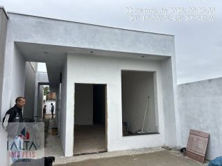 Casa Para Vender com 2 quartos 1 suítes no bairro golfinhos em Caraguatatuba