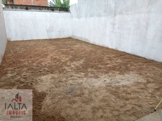 Casa Para Vender com 2 quartos 1 suítes no bairro golfinhos em Caraguatatuba