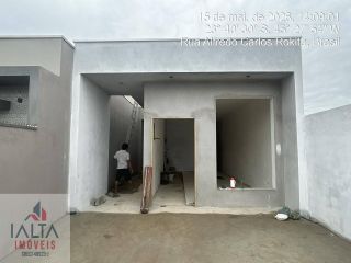 Casa Para Vender com 2 quartos 1 suítes no bairro golfinhos em Caraguatatuba