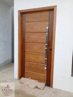 Casa Para Vender com 2 quartos 1 suítes no bairro golfinhos em Caraguatatuba