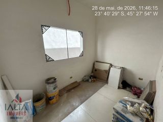 Casa Para Vender com 2 quartos 1 suítes no bairro golfinhos em Caraguatatuba