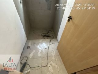 Casa Para Vender com 2 quartos 1 suítes no bairro golfinhos em Caraguatatuba