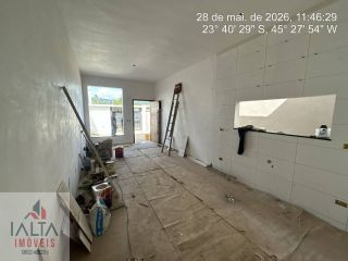 Casa Para Vender com 2 quartos 1 suítes no bairro golfinhos em Caraguatatuba