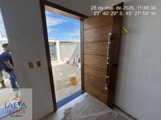 Casa Para Vender com 2 quartos 1 suítes no bairro golfinhos em Caraguatatuba
