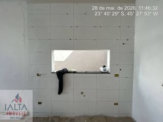Casa Para Vender com 2 quartos 1 suítes no bairro golfinhos em Caraguatatuba