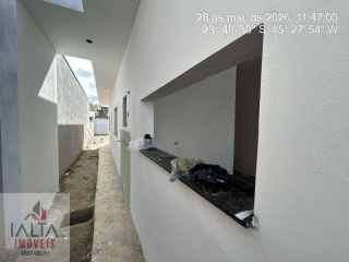Casa Para Vender com 2 quartos 1 suítes no bairro golfinhos em Caraguatatuba