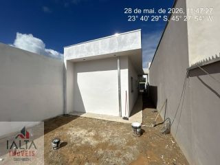 Casa Para Vender com 2 quartos 1 suítes no bairro golfinhos em Caraguatatuba