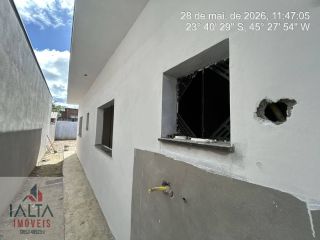 Casa Para Vender com 2 quartos 1 suítes no bairro golfinhos em Caraguatatuba