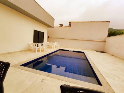 Casa em Condomínio fechado no Horto, 4 suites, sala conceito aberto, pé direito alto, piscina, espaço gourmet