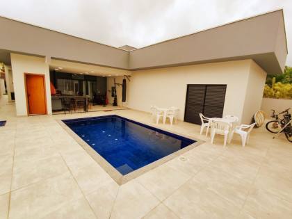 Casa em Condomínio fechado no Horto, 4 suites, sala conceito aberto, pé direito alto, piscina, espaço gourmet