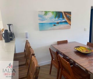 Apartamento Recém-Reformado a Apenas 90 Metros da Praia da Enseada!