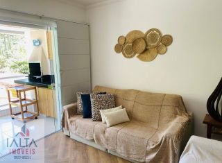 Apartamento Recém-Reformado a Apenas 90 Metros da Praia da Enseada!